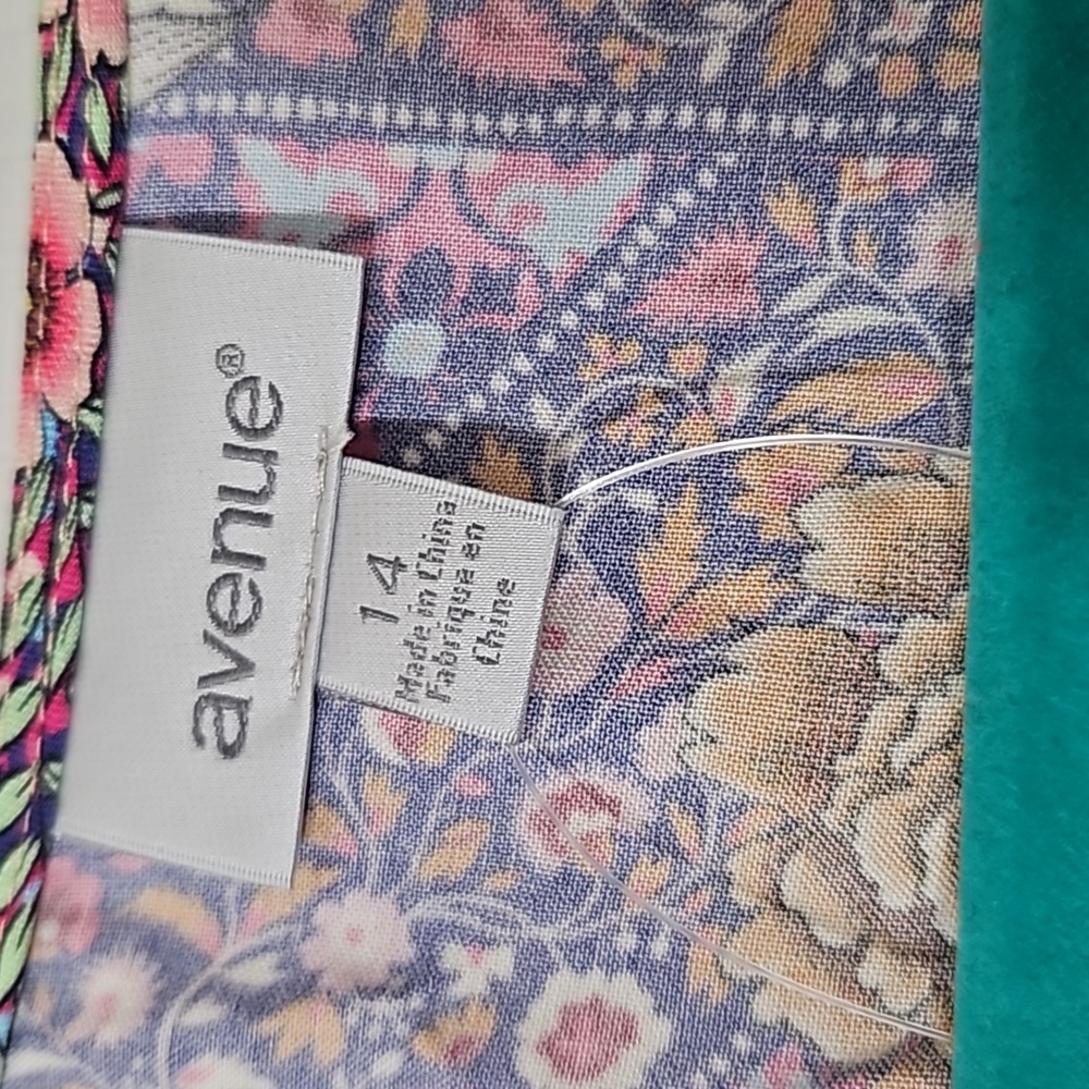 Avenue size fourteen tunic - Picture 2 of 5